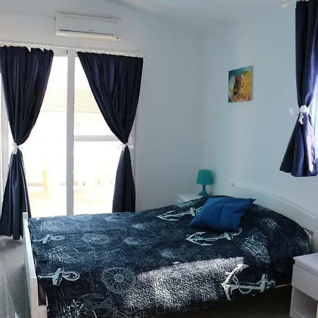 Ariel Apartment *